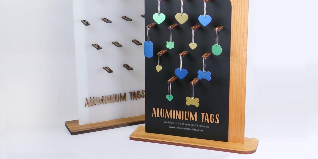 exhibidor para etiquetas de aluminio