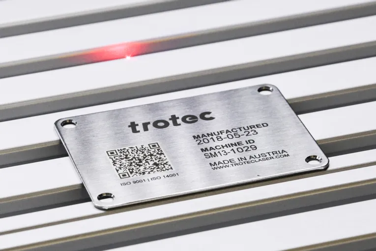 laser marking of dynamic data - Stainless steel data plates