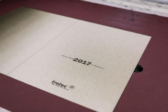 kartka świąteczna cięta laserowo z papieru
