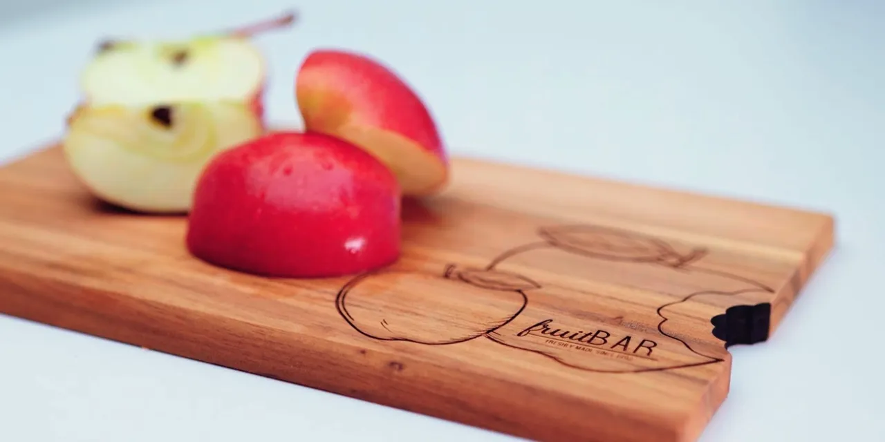 Personalised corporate gifts - chopping board