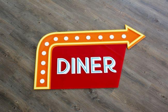 DIY Vintage-Schild „Diner“